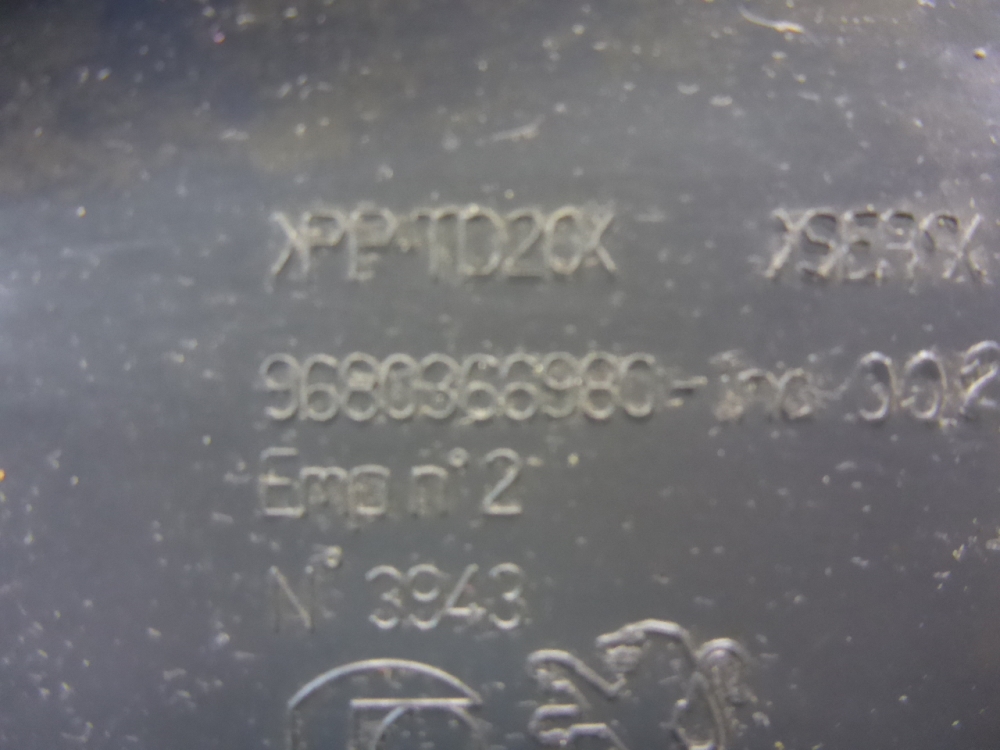 Молдинг лобового стекла