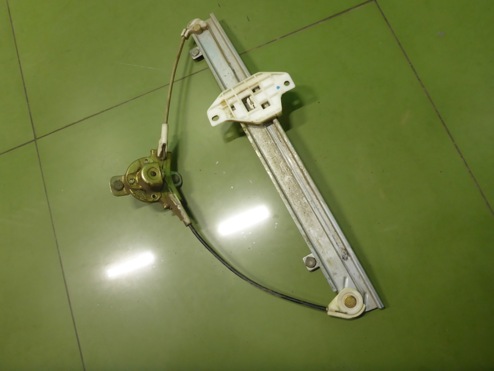 Стеклоподъемник электр. задний правый