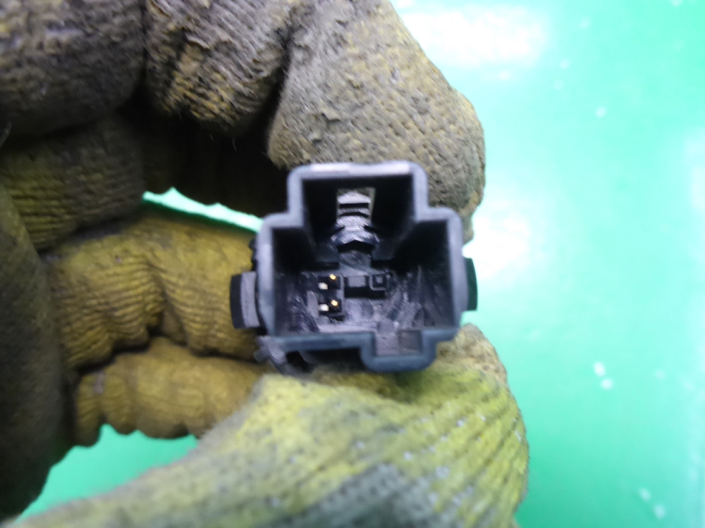 Кнопка открывания багажника