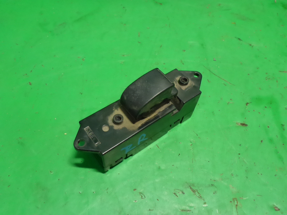 Кнопка стеклоподъемника