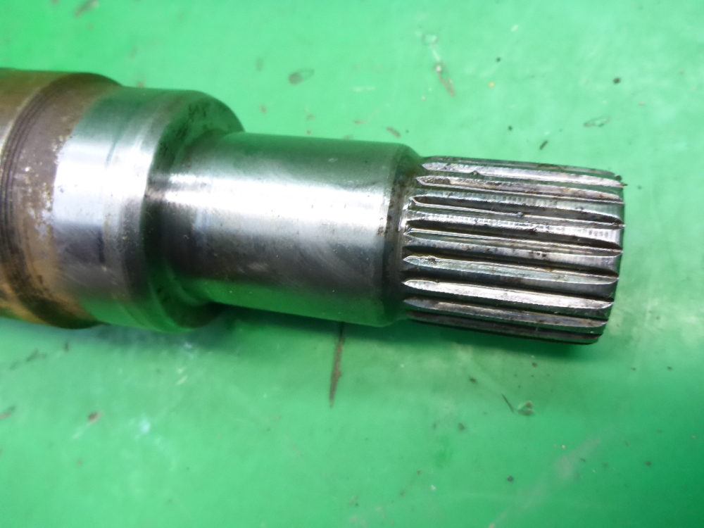 Полуось промежуточная (привод)