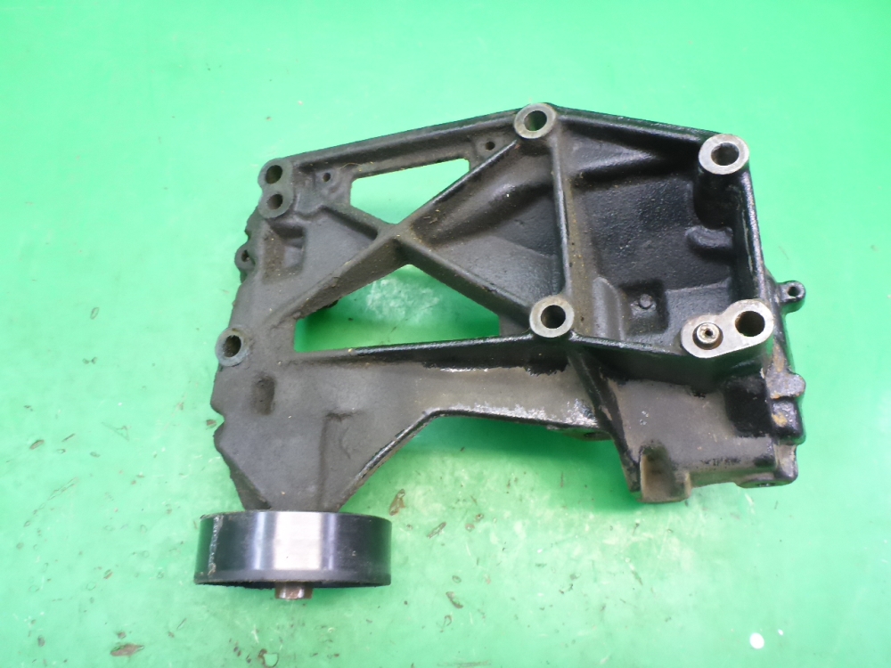 Кронштейн генератора