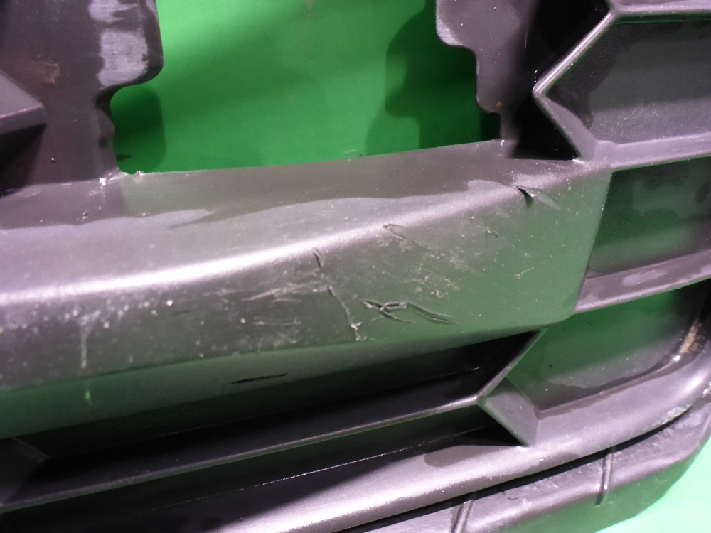 Решетка в бампер правая