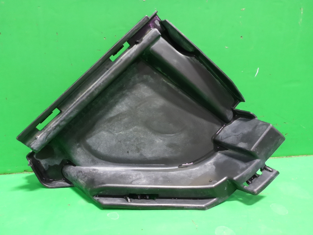 Воздуховод радиатора правый