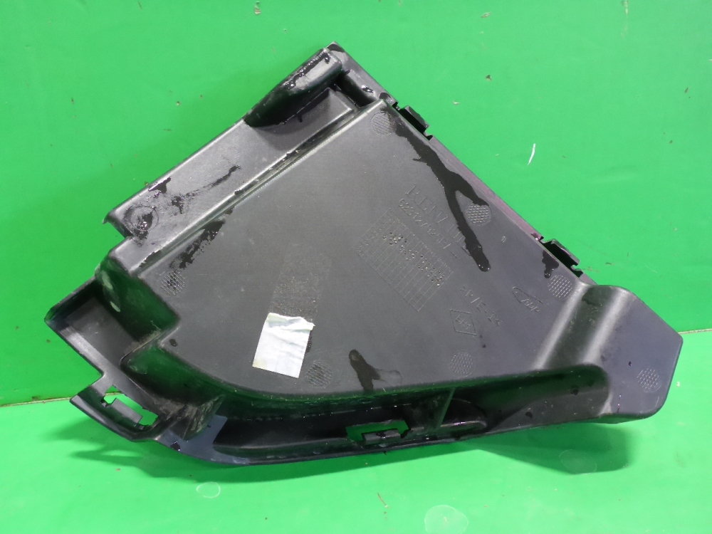 Воздуховод радиатора правый