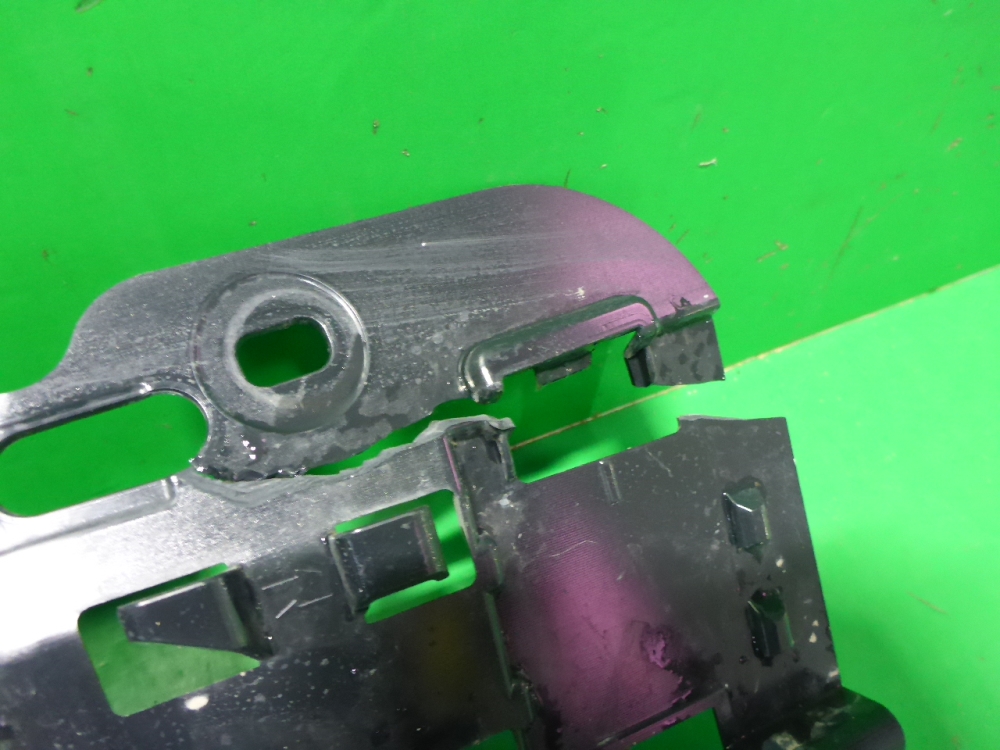 Кронштейн заднего бампера