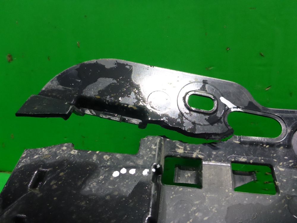 Кронштейн заднего бампера