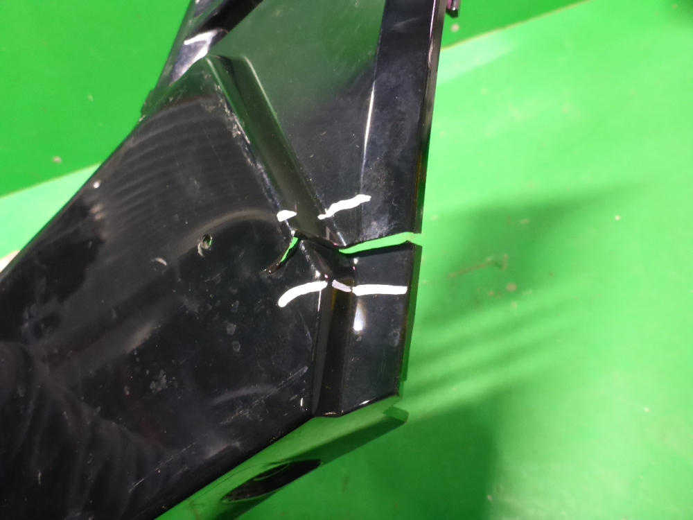 Накладка переднего бампера