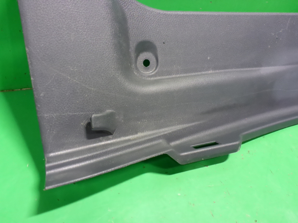 Обшивка багажника