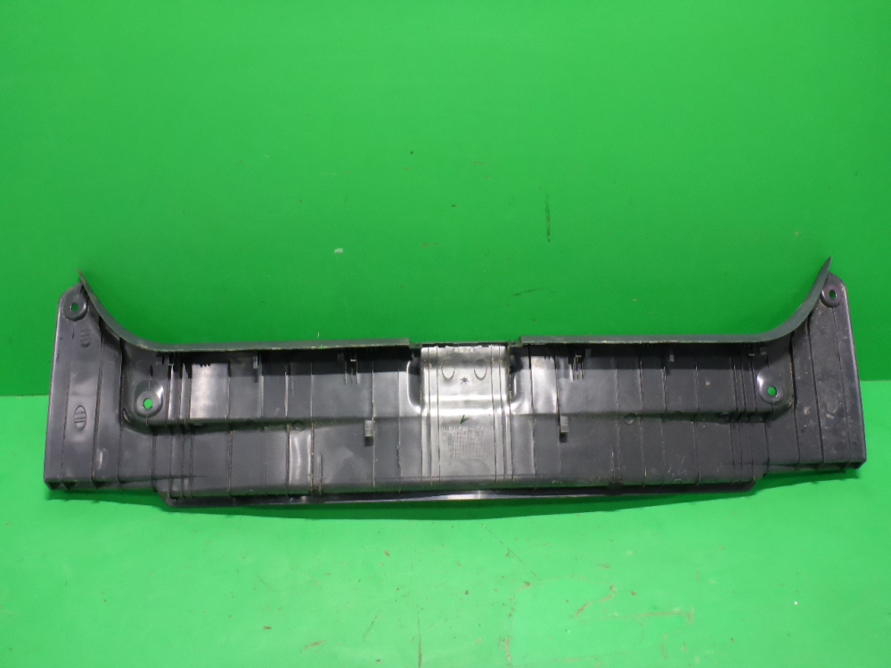 Обшивка багажника