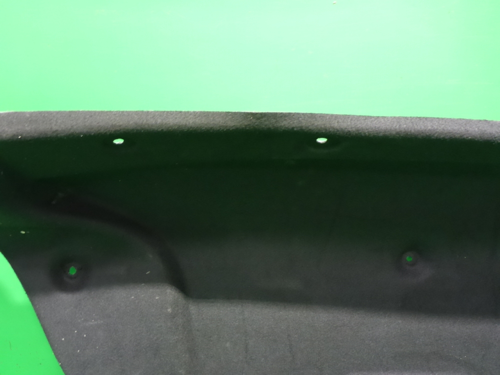 Обшивка крышки багажника