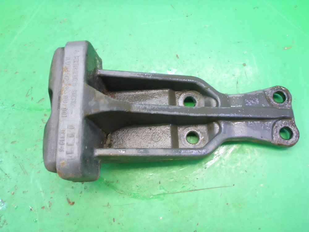 Отбойник задней рессоры