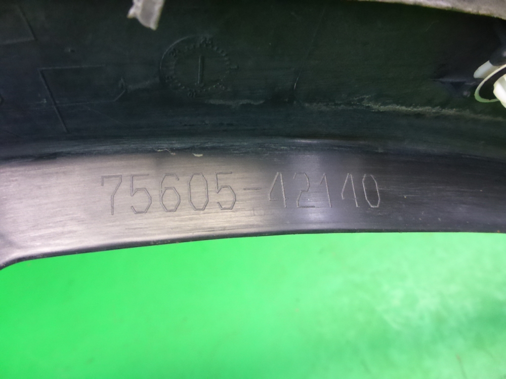 Накладка заднего крыла правого