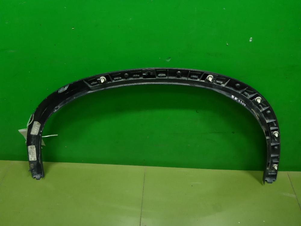 Накладка переднего крыла правого