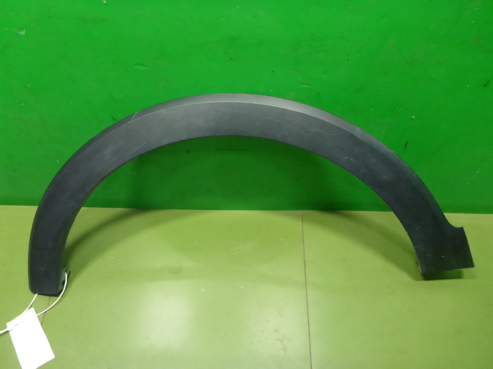 Накладка переднего крыла левого