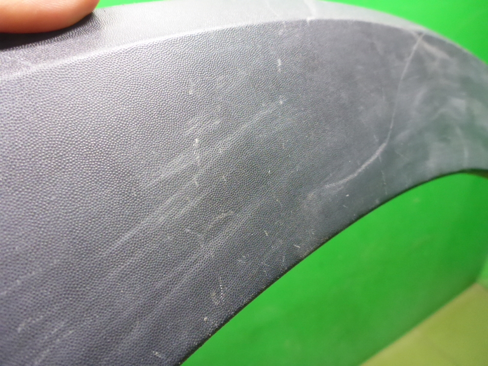 Накладка переднего крыла левого