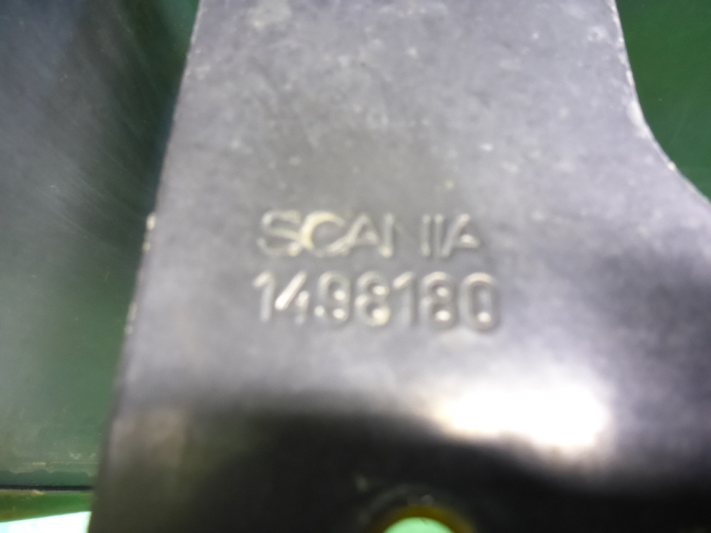 Подножка правая