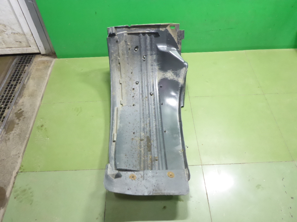 Крыло переднее правое задняя часть