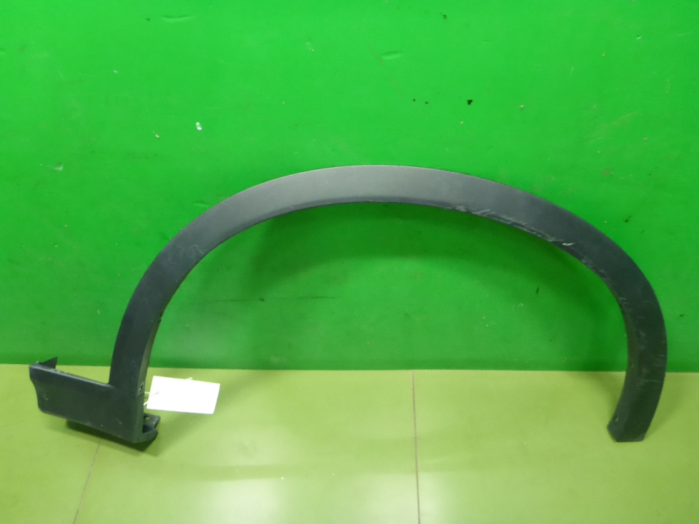 Накладка переднего крыла правого