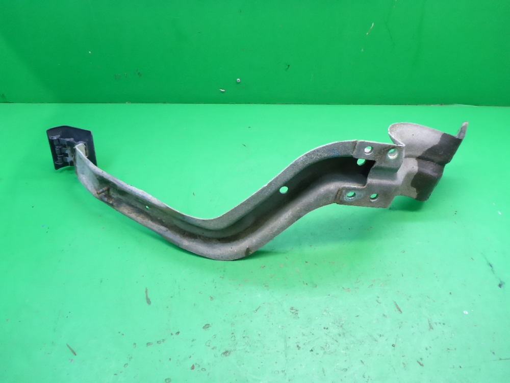 Кронштейн крепления крыла