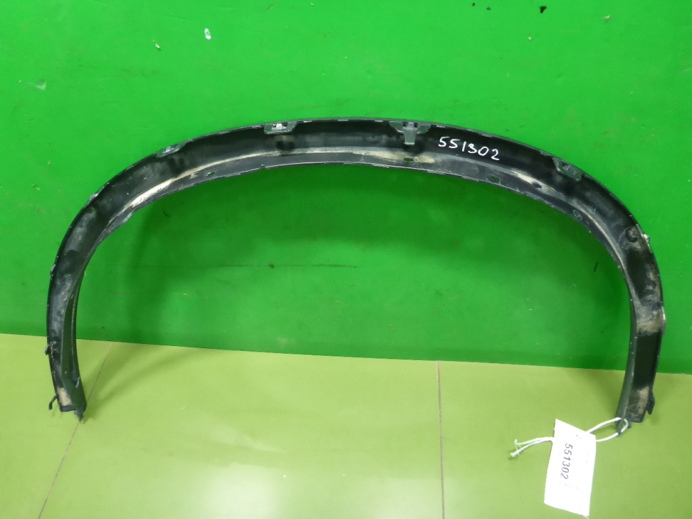 Накладка переднего крыла правого