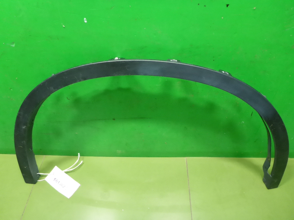 Накладка переднего крыла правого