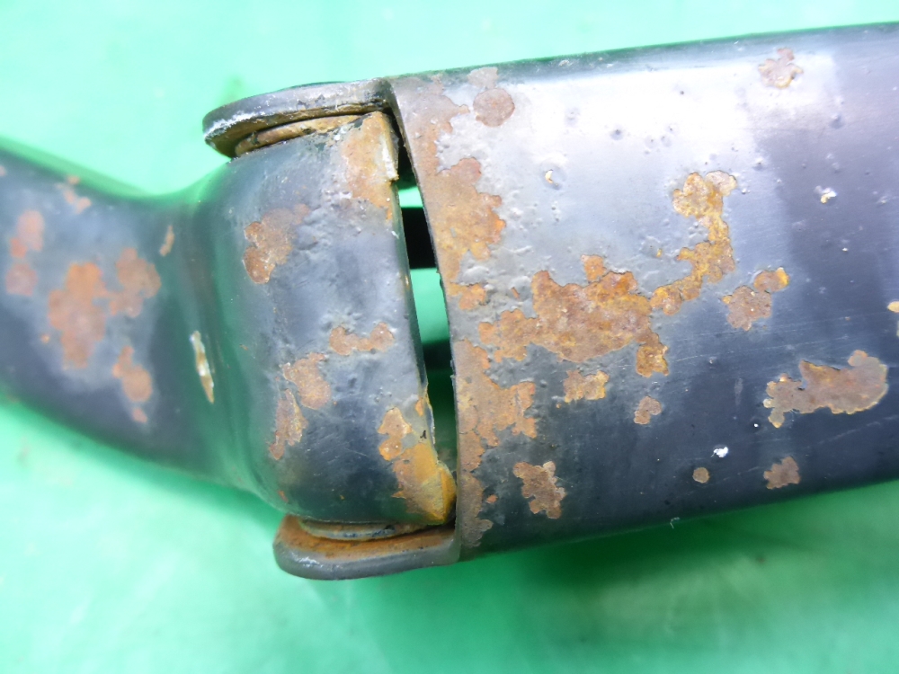 Поводок стеклоочистителя передний правый