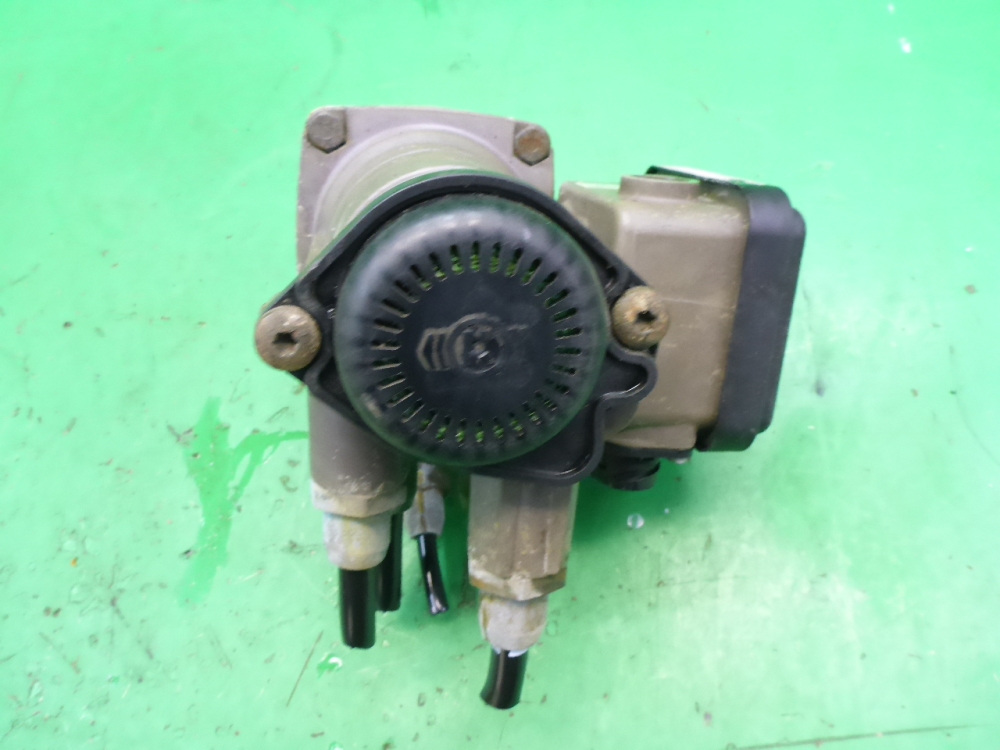 Кран управления тормозами прицепа