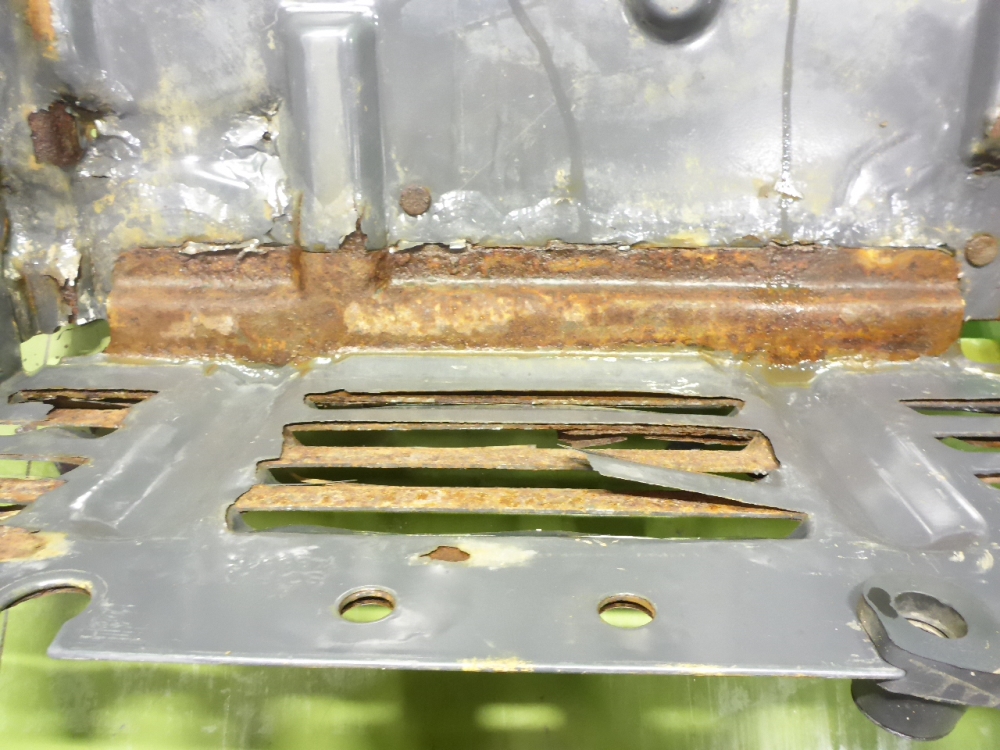 Крепление АКБ (корпус/подставка)