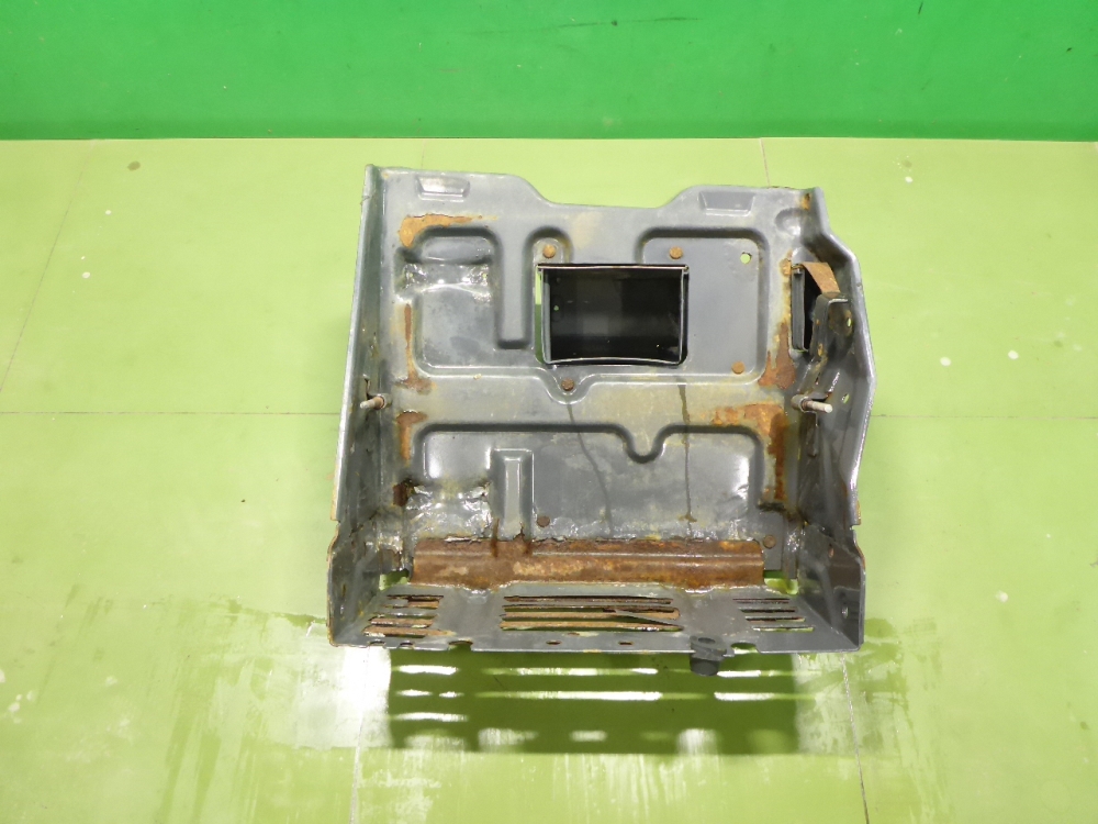 Крепление АКБ (корпус/подставка)