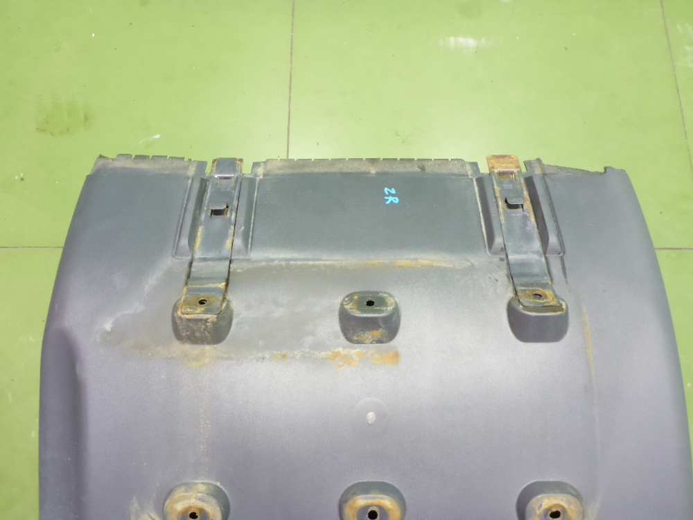 Крыло заднее правое задняя часть