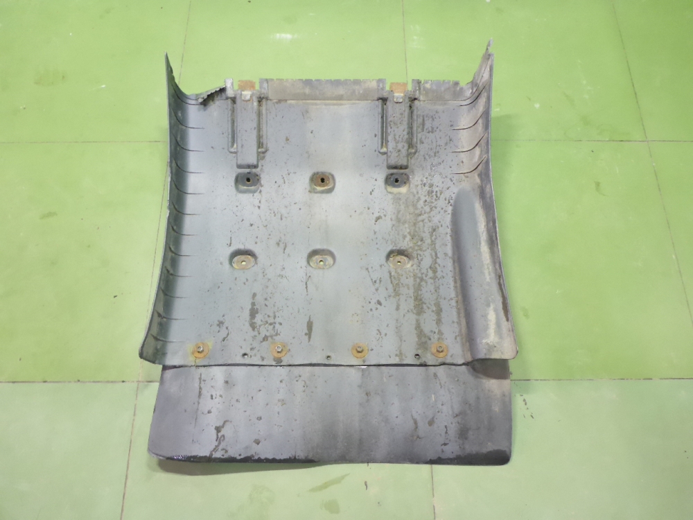 Крыло заднее правое задняя часть