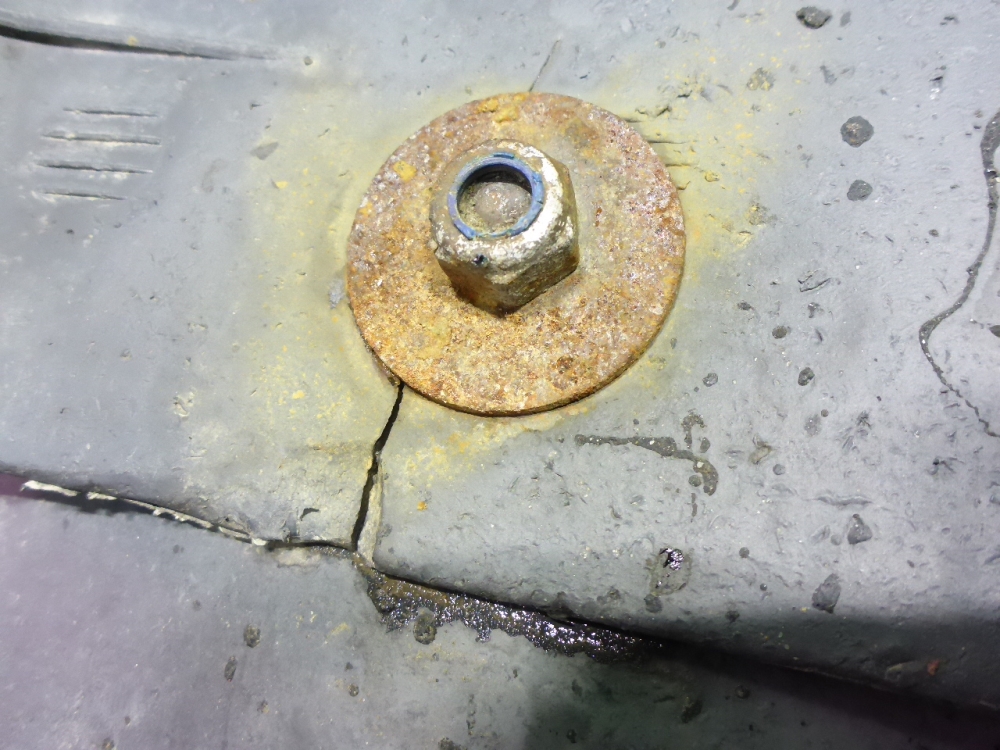 Крыло заднее правое задняя часть