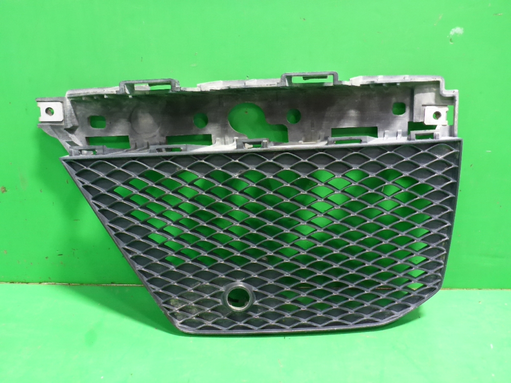 Решетка в бампер левая