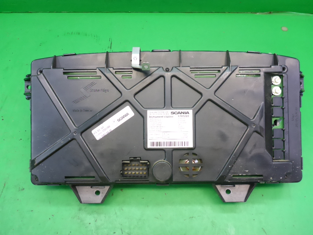 Панель приборов