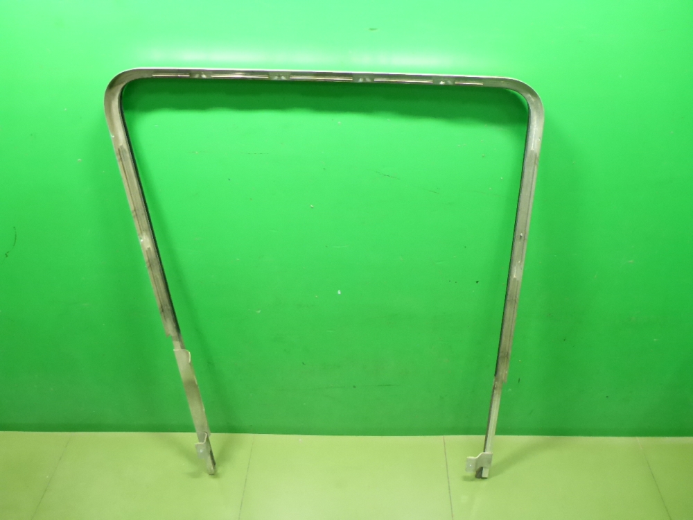 Направляющая стекла двери