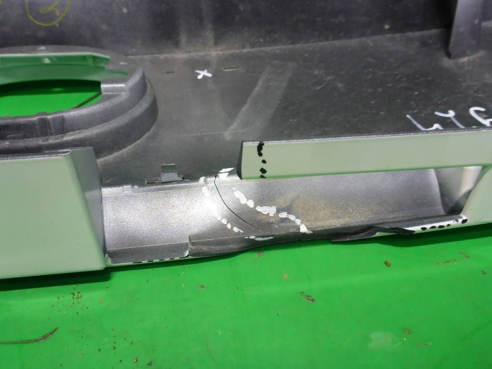 Накладка двери багажника