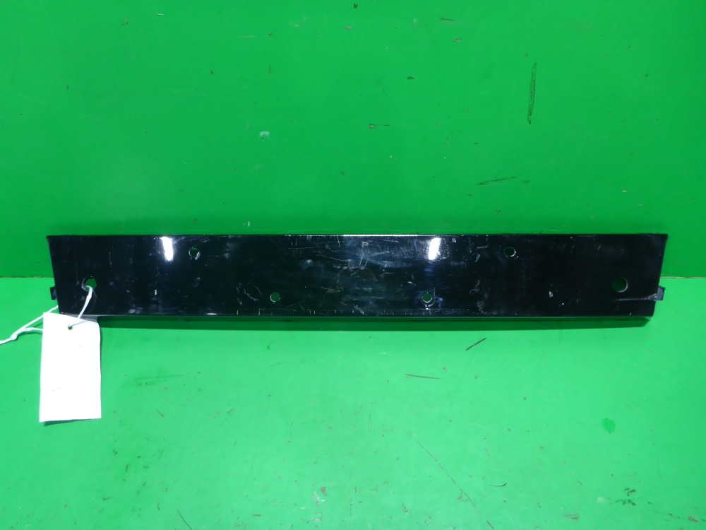 Накладка переднего бампера