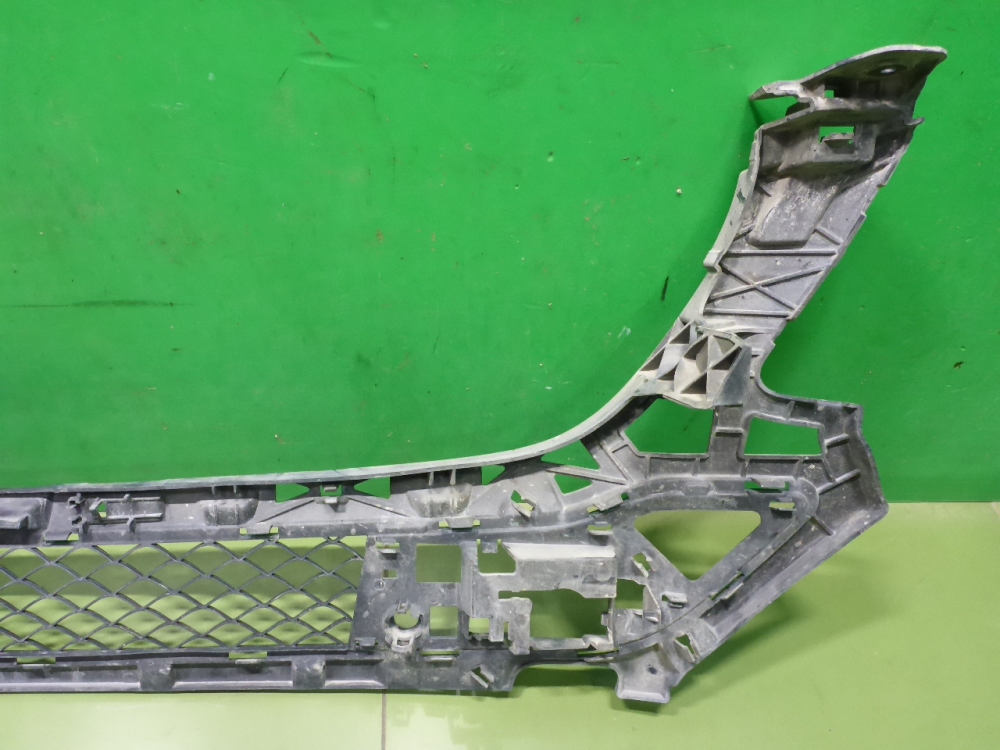 Кронштейн переднего бампера