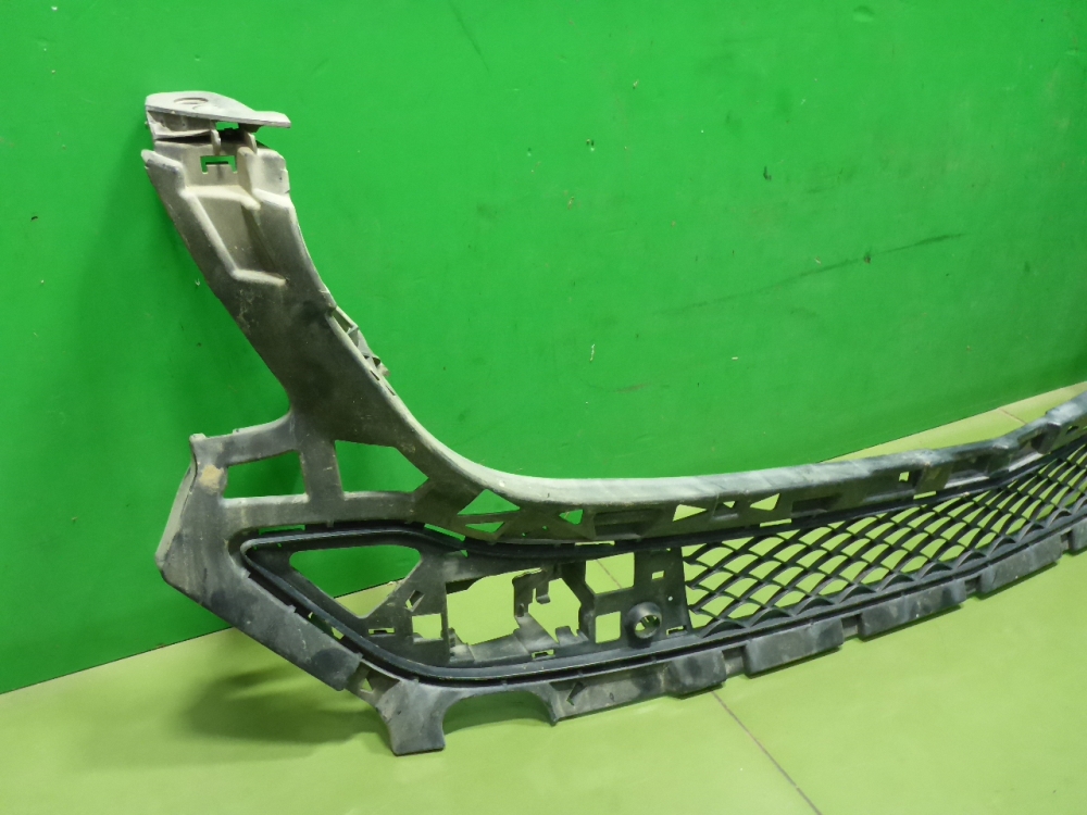 Кронштейн переднего бампера