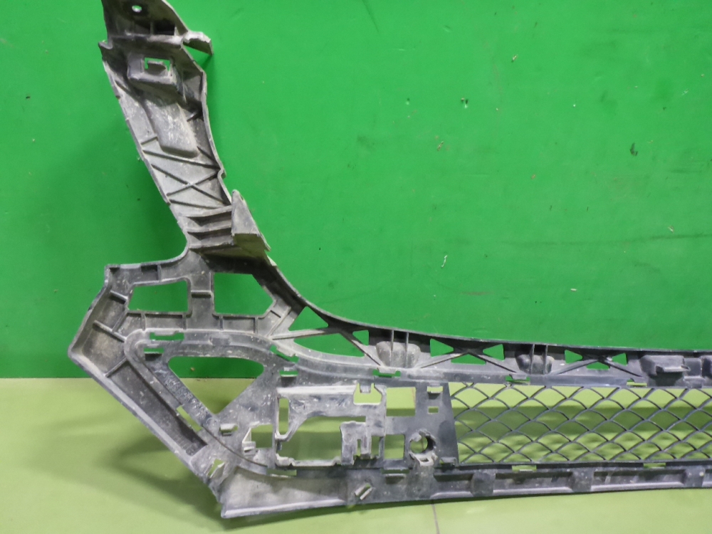 Кронштейн переднего бампера