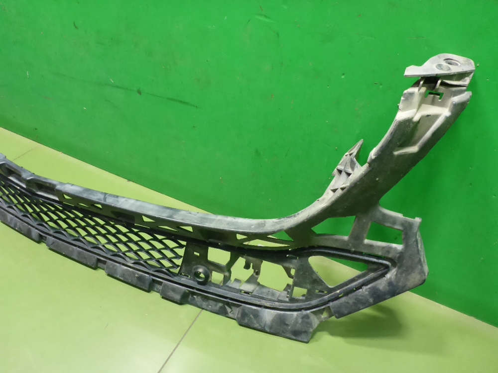 Кронштейн переднего бампера