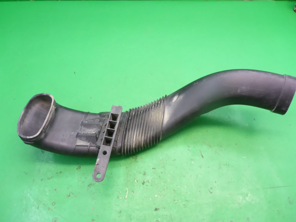 Патрубок воздушного фильтра
