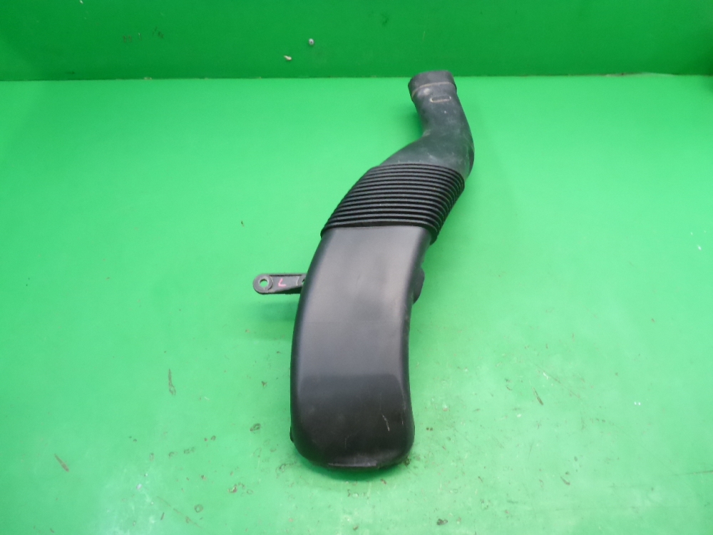 Патрубок воздушного фильтра