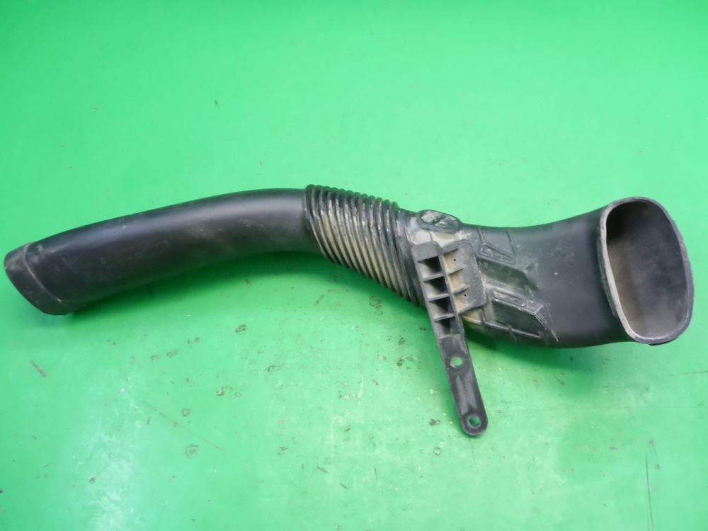 Патрубок воздушного фильтра