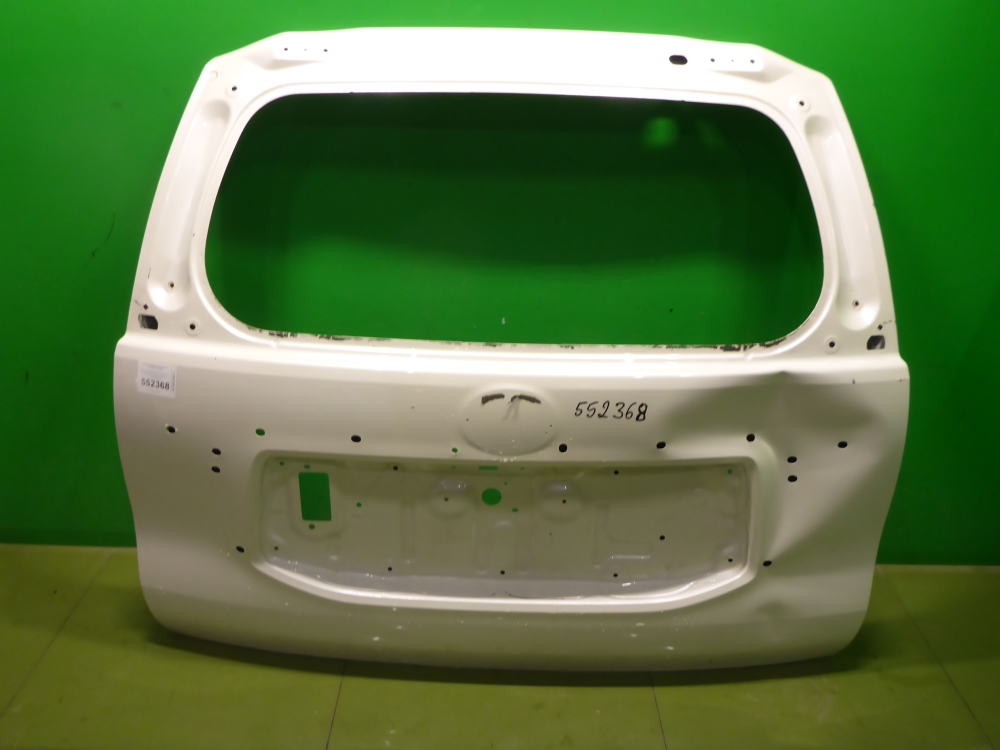 Дверь багажника