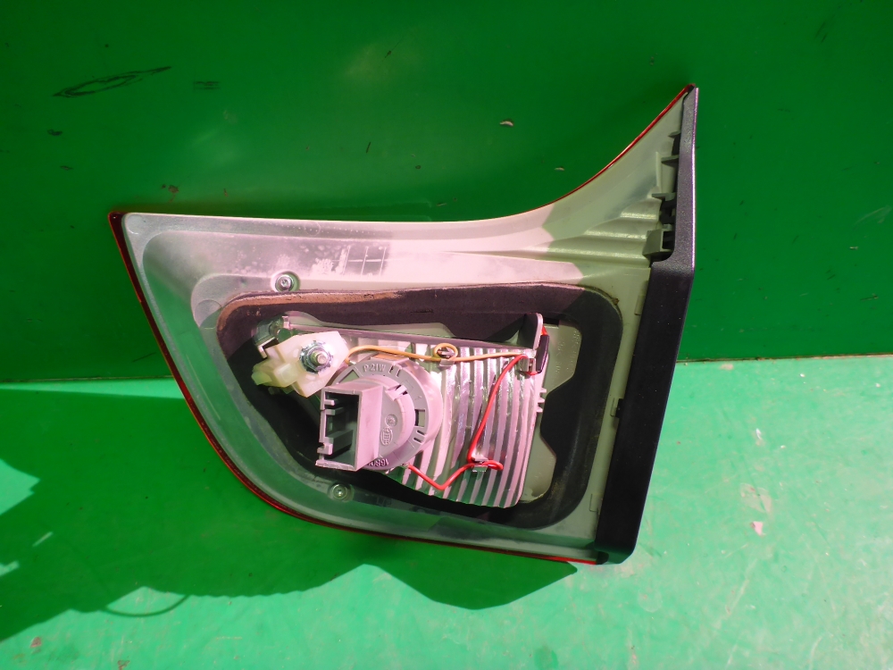 Фонарь задний внутренний левый