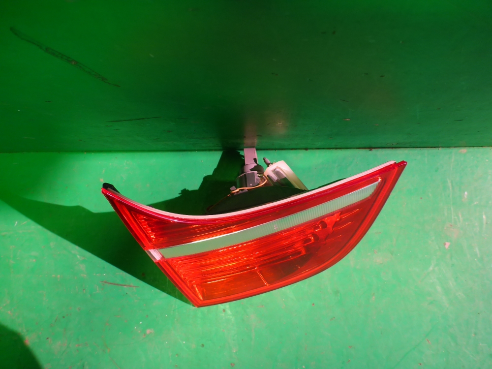 Фонарь задний внутренний левый
