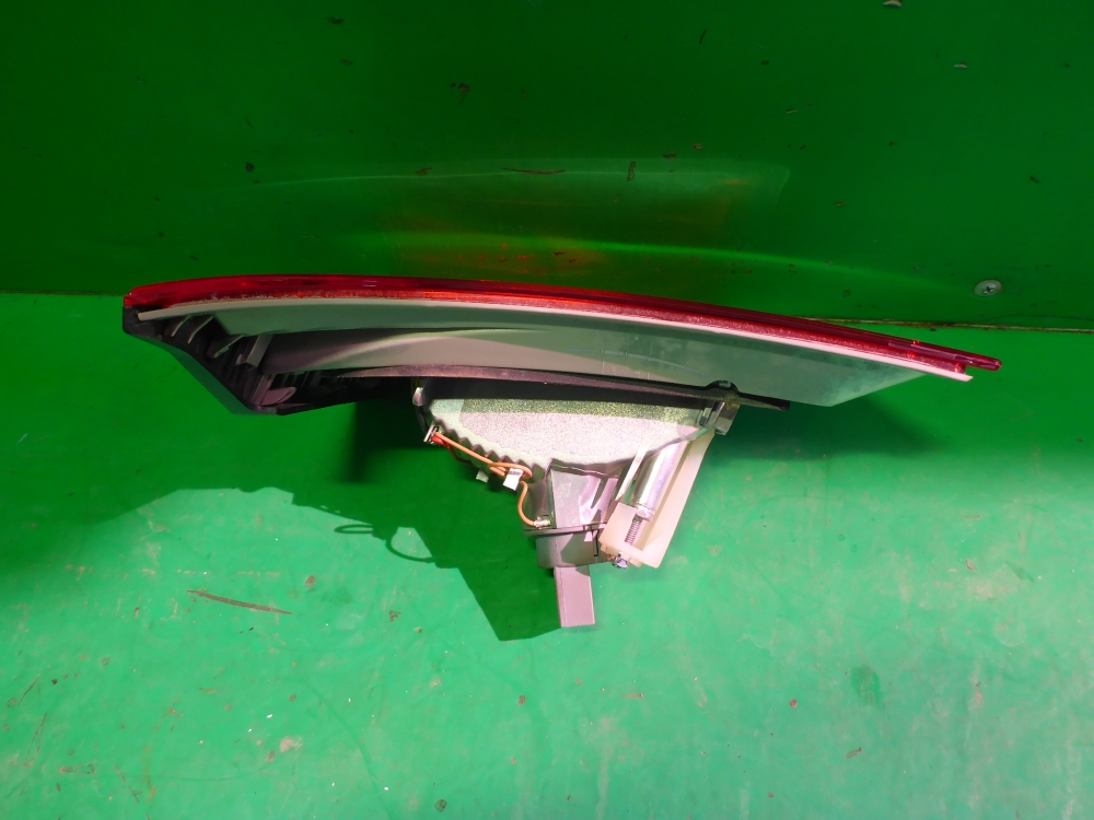 Фонарь задний внутренний правый