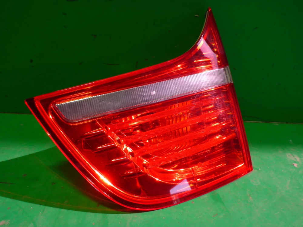 Фонарь задний внутренний правый